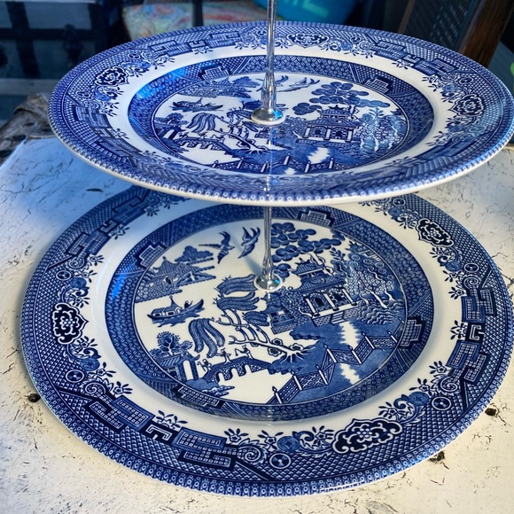 Blue Willow 3 Tired Cupcakes Stand - Picture 7 of 11